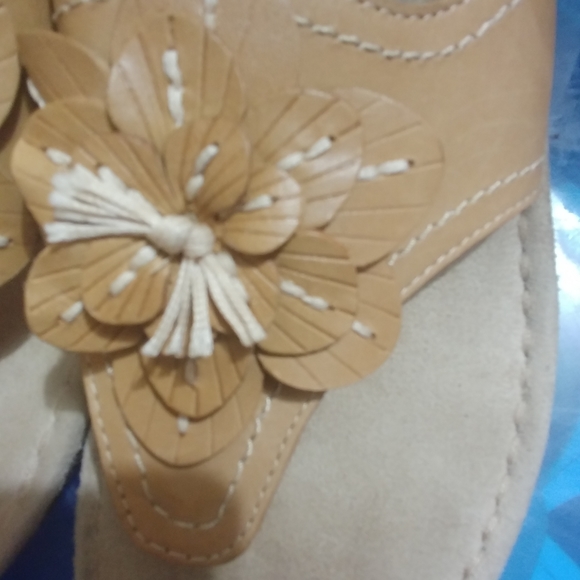 Croft & Barrow Sole(sense)ability Leather Sandals - Picture 3 of 7